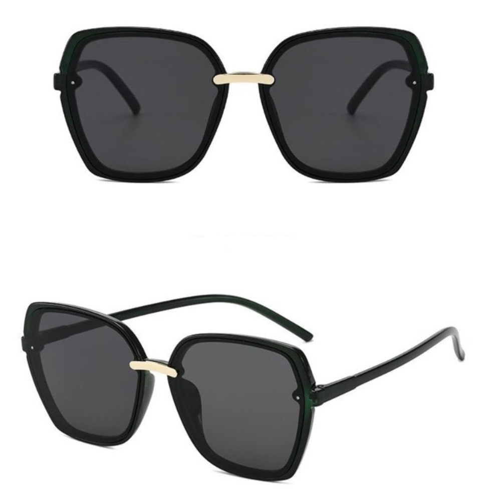 Black oversized square sunglasses